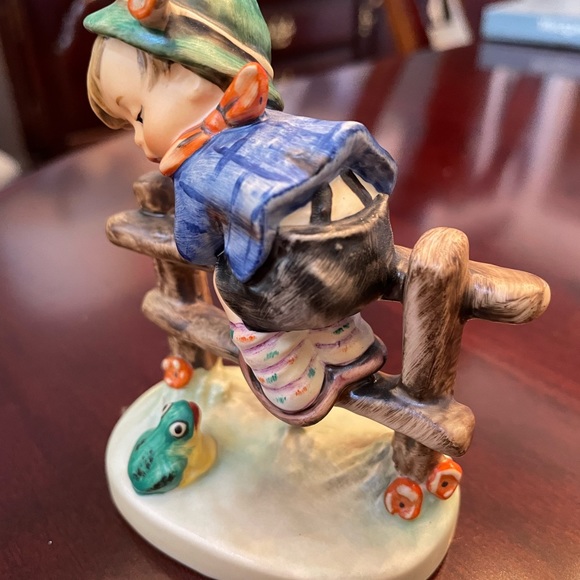 Vintage, Goebel M.J.Hummel, “Retreat to Safety”, 4inch, 201/2/0, #832, TMK 6 - Picture 3 of 10